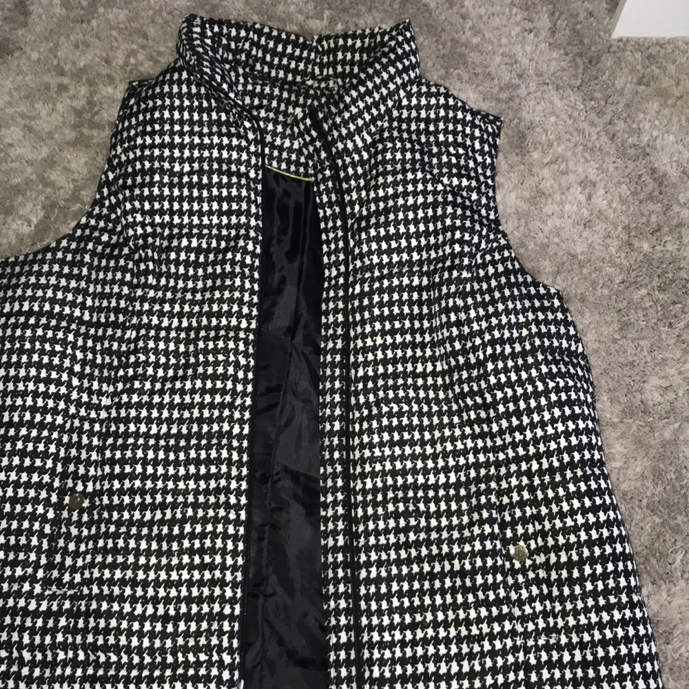 Charter Club black and white vest